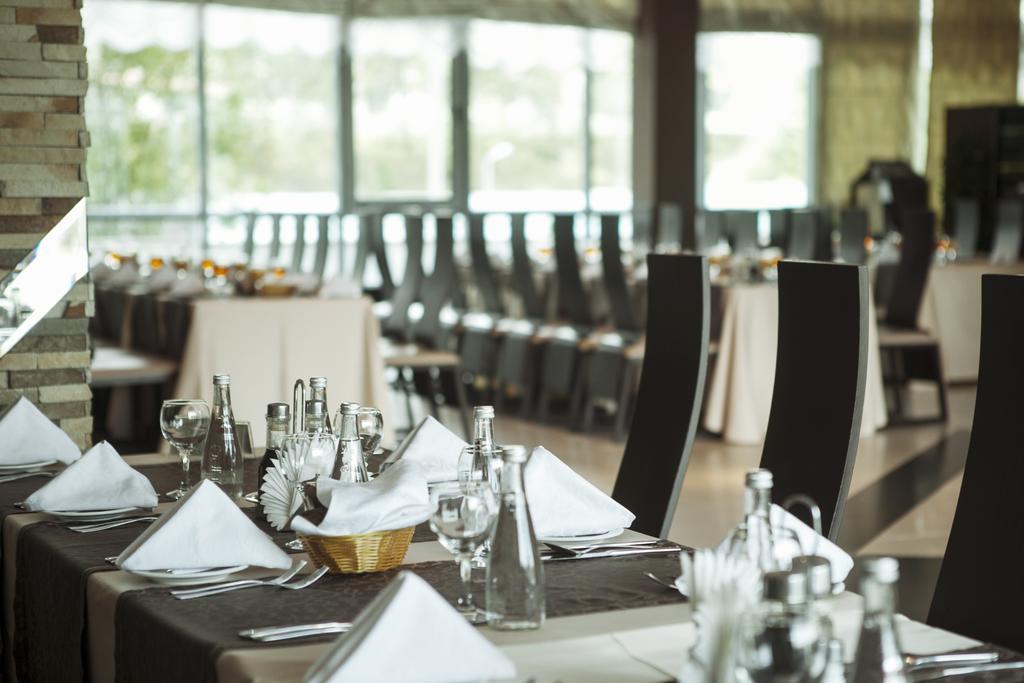 Victoria Hotel & Business Centre Minsk Bagian luar foto
