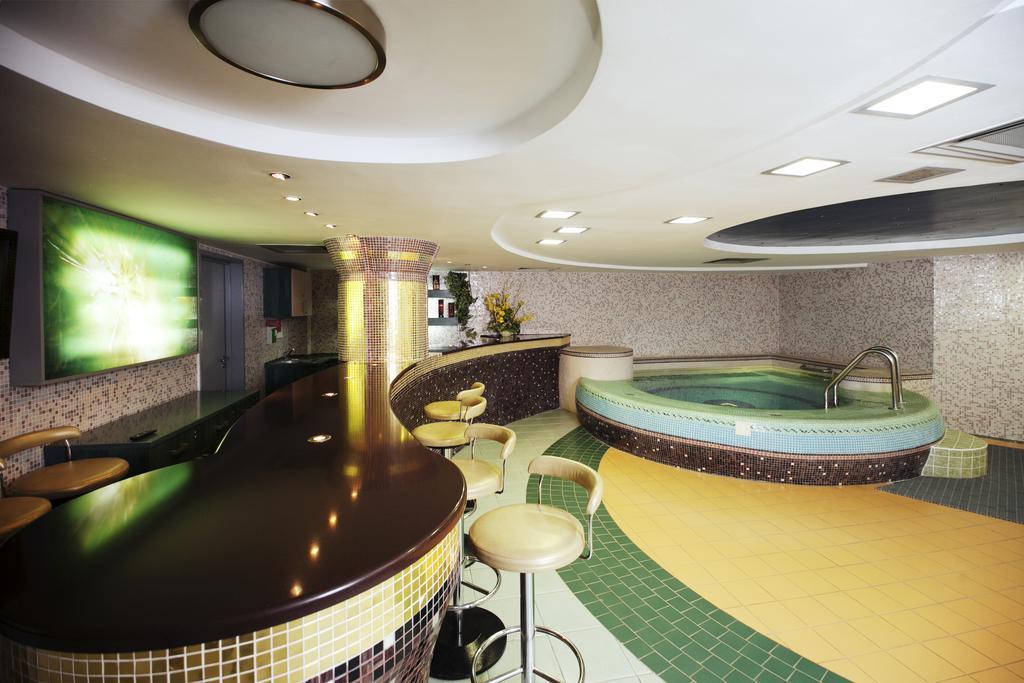 Victoria Hotel & Business Centre Minsk Bagian luar foto