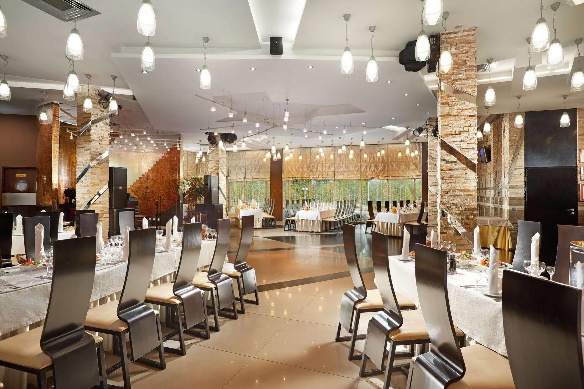 Victoria Hotel & Business Centre Minsk Bagian luar foto