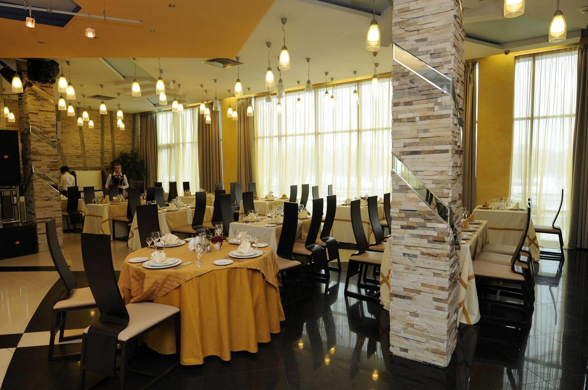 Victoria Hotel & Business Centre Minsk Bagian luar foto