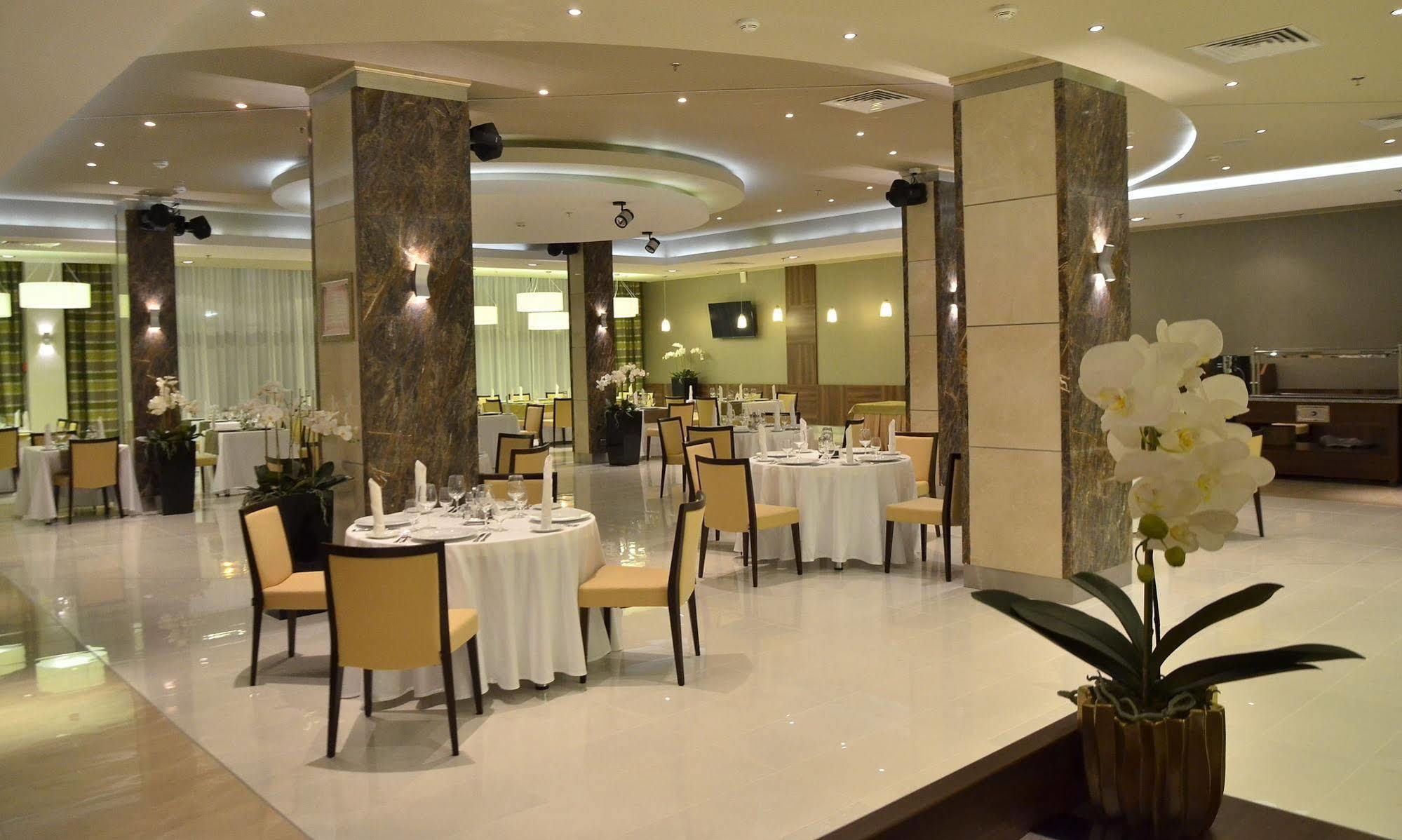 Victoria Hotel & Business Centre Minsk Bagian luar foto