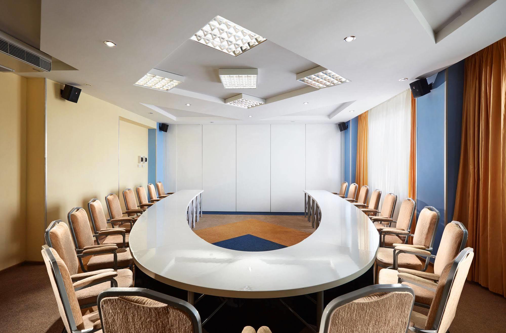 Victoria Hotel & Business Centre Minsk Bagian luar foto